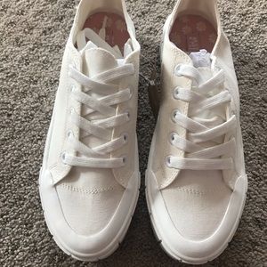 COPY - White platform tennis shoes. Brand new.